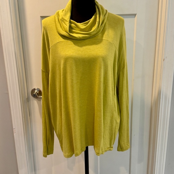 cabi Ease Turtleneck, #4193, S, EUC, Bright Moss - Picture 9 of 10